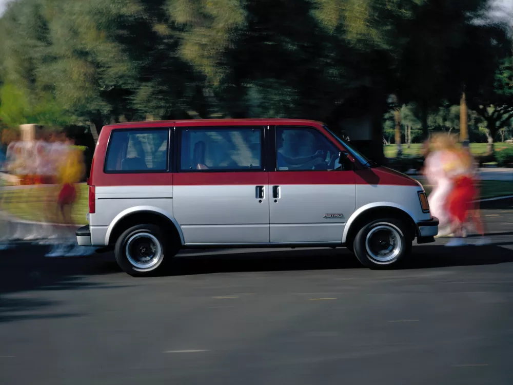 Автомобиль Chevrolet Astro I Минивэн