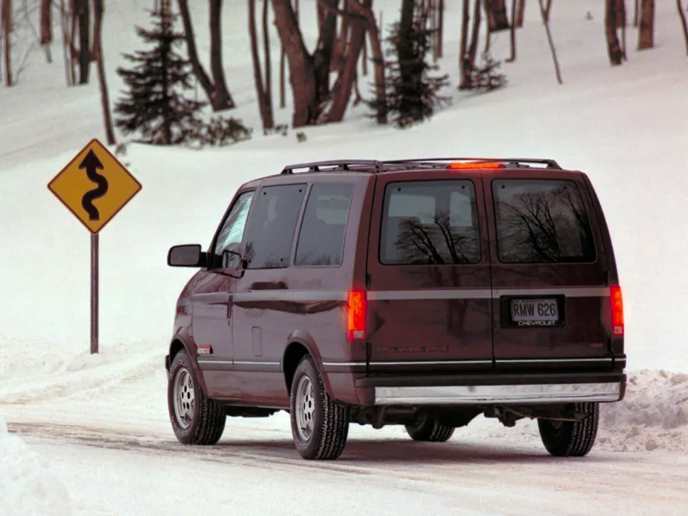 Автомобиль Chevrolet Astro I Минивэн