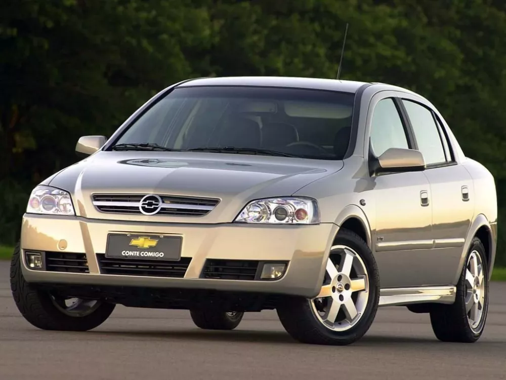 Автомобиль Chevrolet Astra Седан