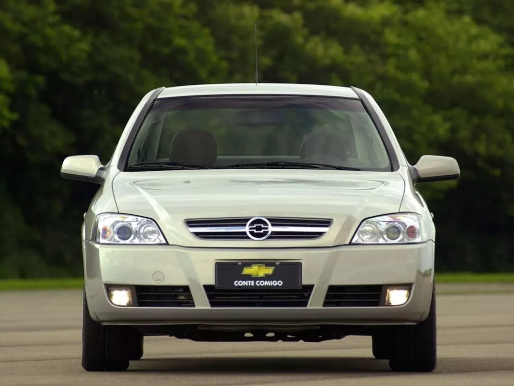 Автомобиль Chevrolet Astra Седан