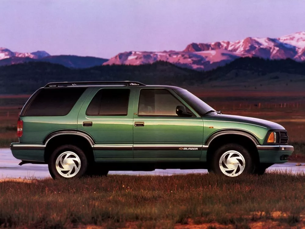 Автомобиль Chevrolet Blazer II Внедорожник (5 дверей)