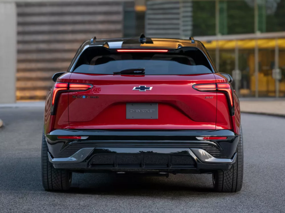 Автомобиль Chevrolet Blazer EV Внедорожник (5 дверей)