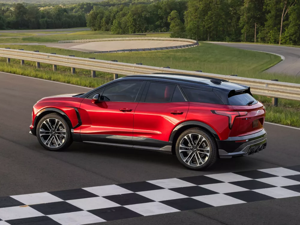 Автомобиль Chevrolet Blazer EV Внедорожник (5 дверей)