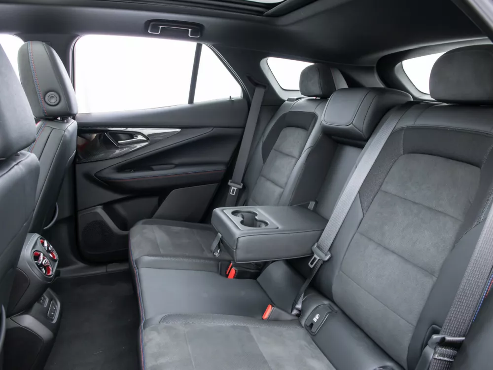 Автомобиль Chevrolet Blazer EV Внедорожник (5 дверей)