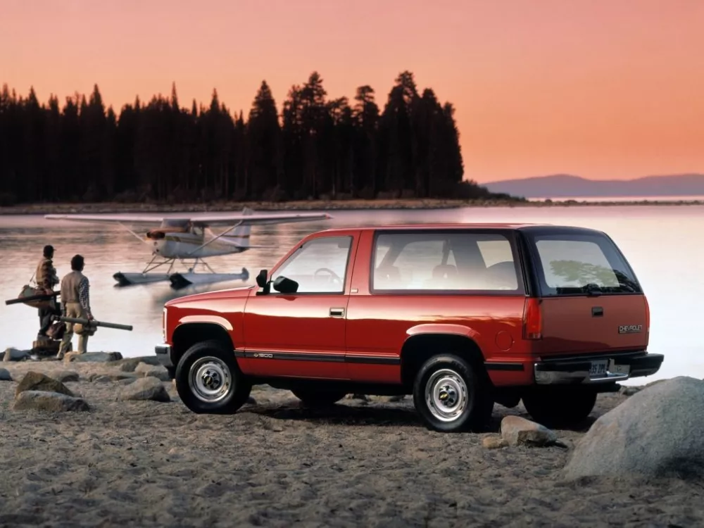 Автомобиль Chevrolet Blazer K5 III Внедорожник (3 двери)