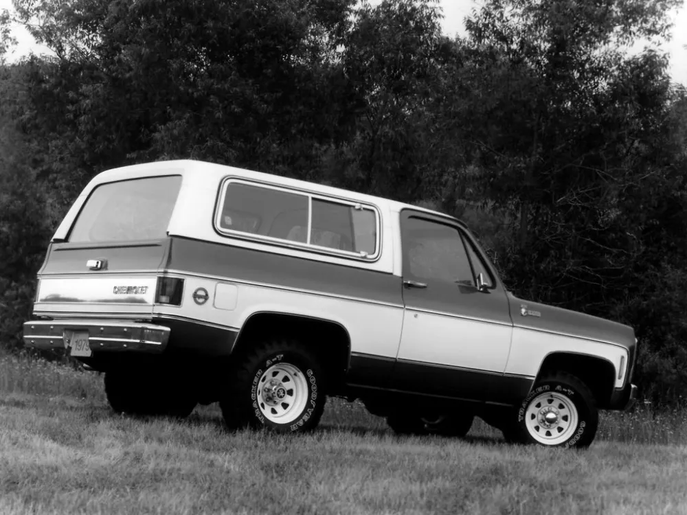 Автомобиль Chevrolet Blazer K5 II Внедорожник (3 двери)