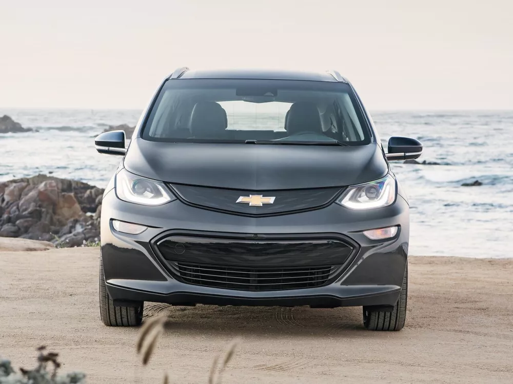 Автомобиль Chevrolet Bolt I Хэтчбек (5 дверей)