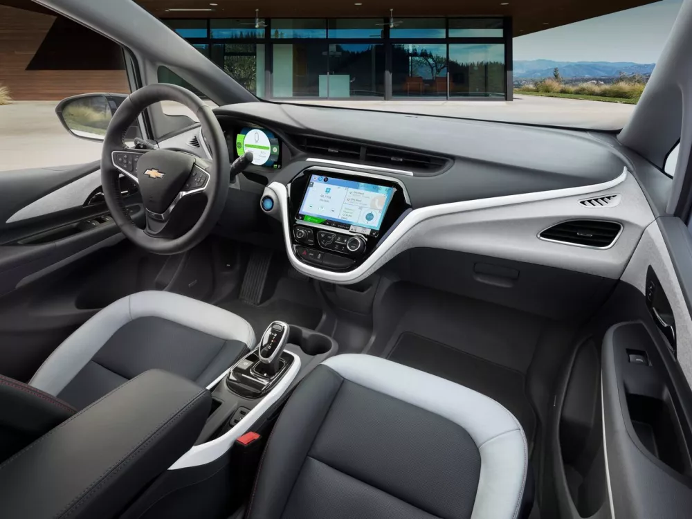 Автомобиль Chevrolet Bolt I Хэтчбек (5 дверей)