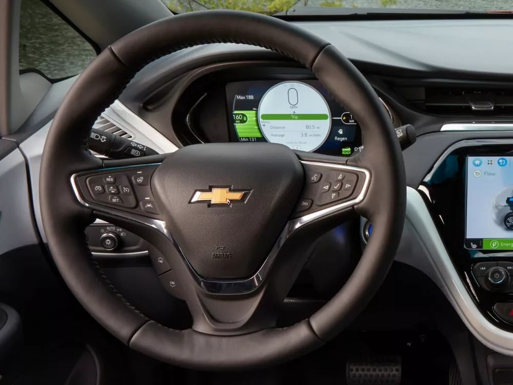 Автомобиль Chevrolet Bolt I Хэтчбек (5 дверей)