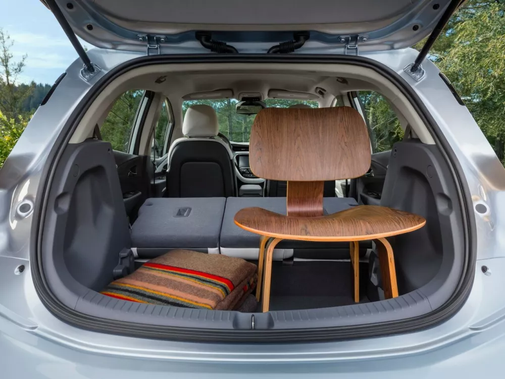 Автомобиль Chevrolet Bolt I Хэтчбек (5 дверей)