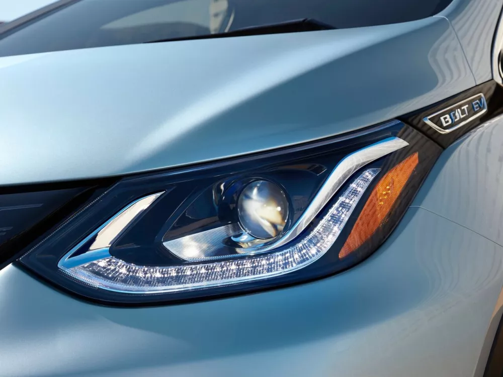 Автомобиль Chevrolet Bolt I Хэтчбек (5 дверей)