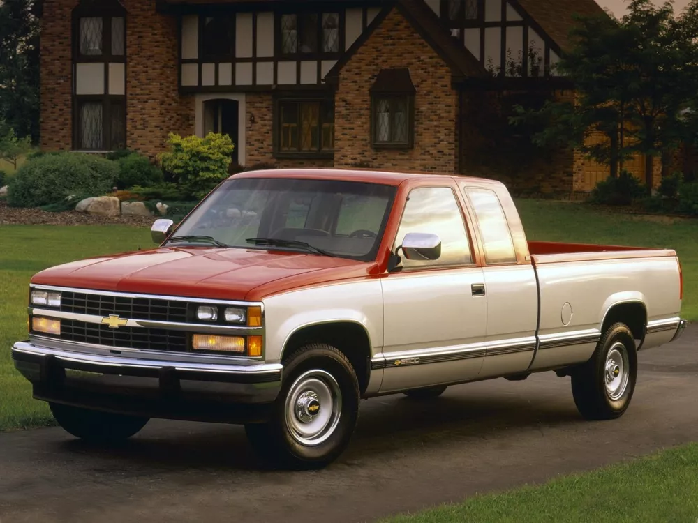 Автомобиль Chevrolet C/K IV (GMT400) Пикап Полуторная кабина