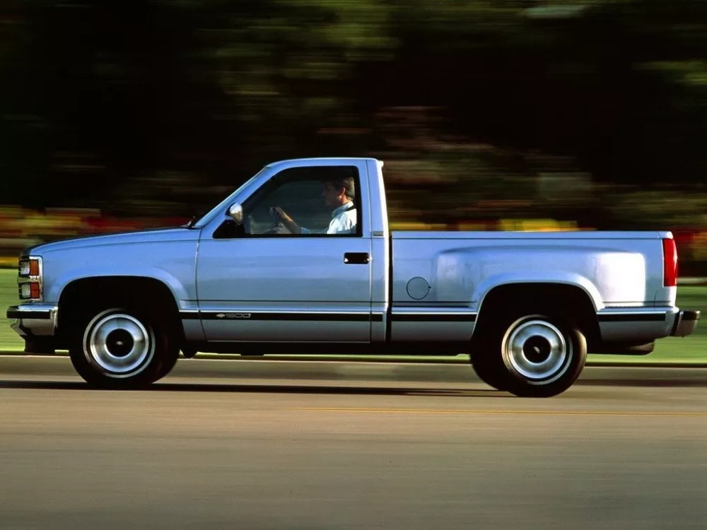 Автомобиль Chevrolet C/K IV (GMT400) Пикап Одинарная кабина