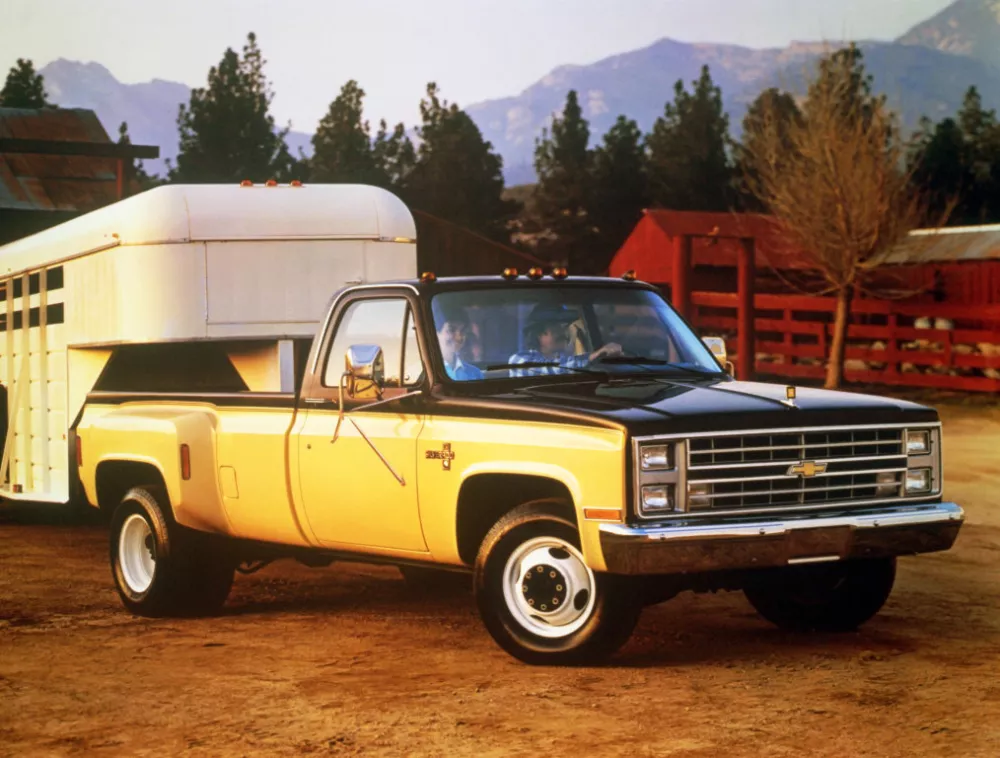 Автомобиль Chevrolet C/K III Пикап Одинарная кабина