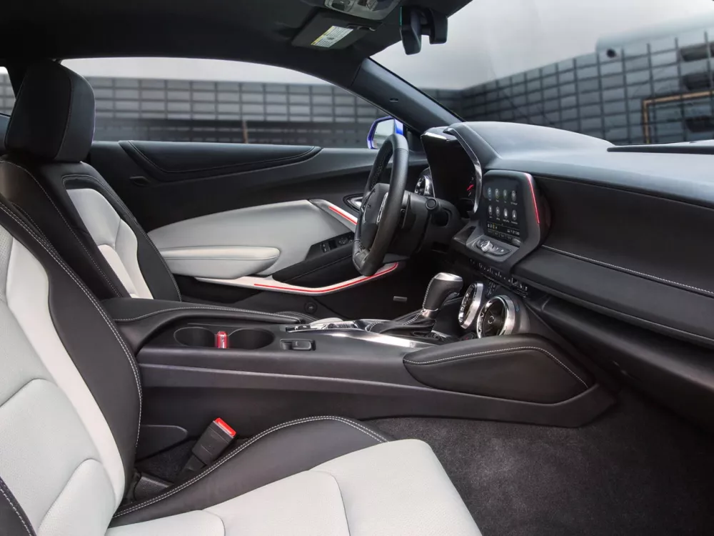 Автомобиль Chevrolet Camaro VI Рестайлинг Купе
