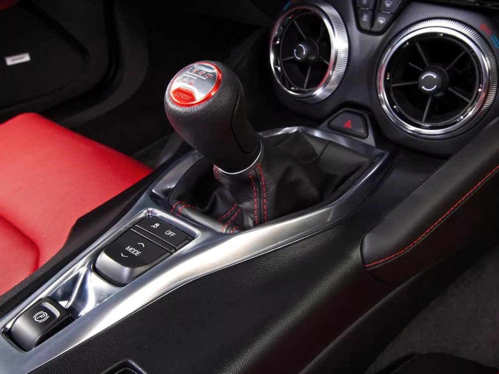Автомобиль Chevrolet Camaro VI Купе