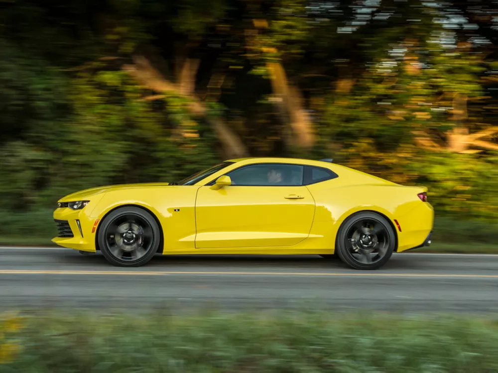 Автомобиль Chevrolet Camaro VI Купе