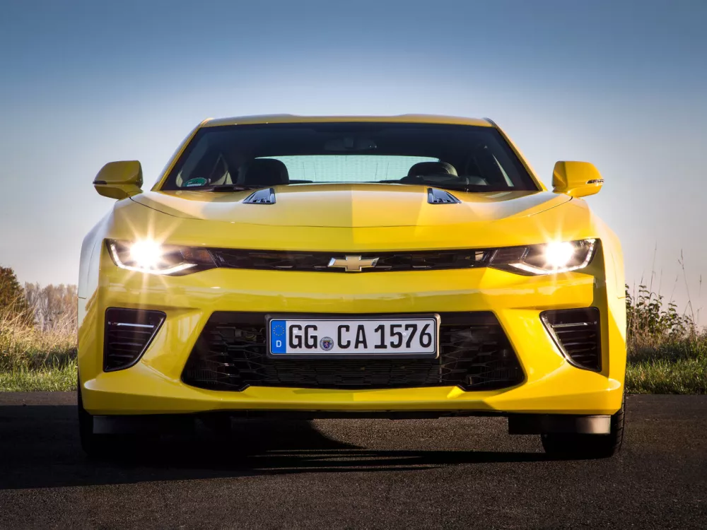 Автомобиль Chevrolet Camaro VI Купе