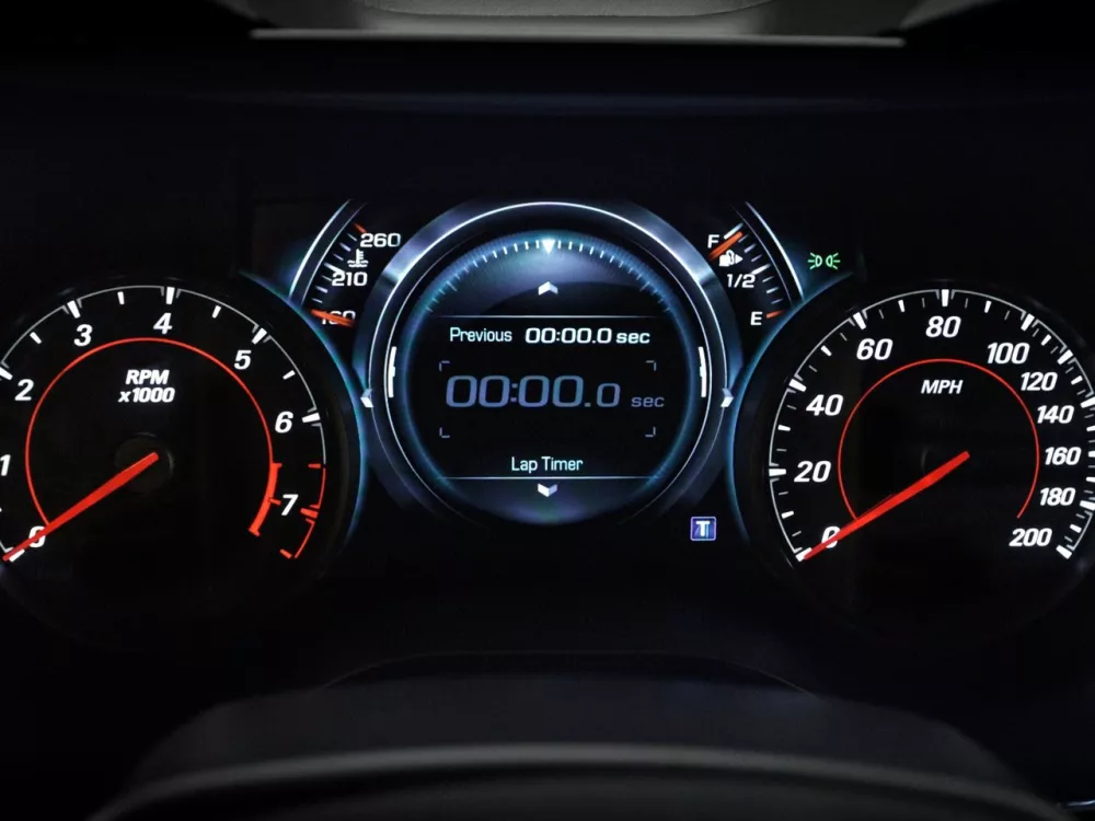 Автомобиль Chevrolet Camaro VI Купе