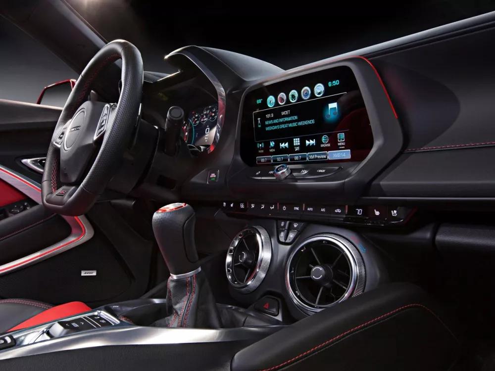 Автомобиль Chevrolet Camaro VI Купе