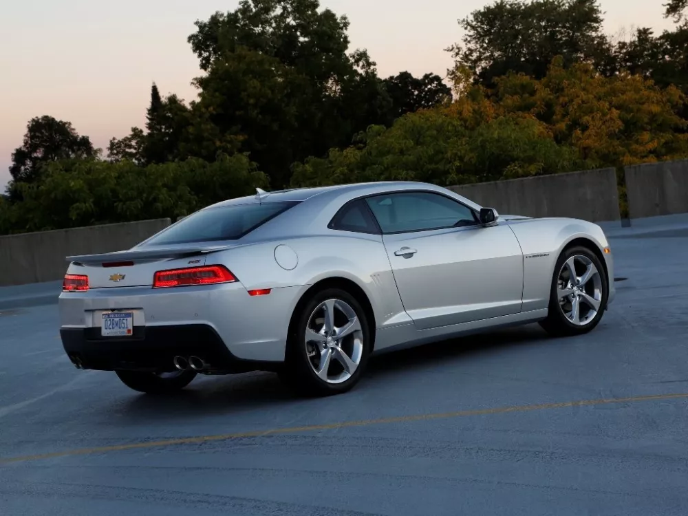 Автомобиль Chevrolet Camaro V Рестайлинг Купе