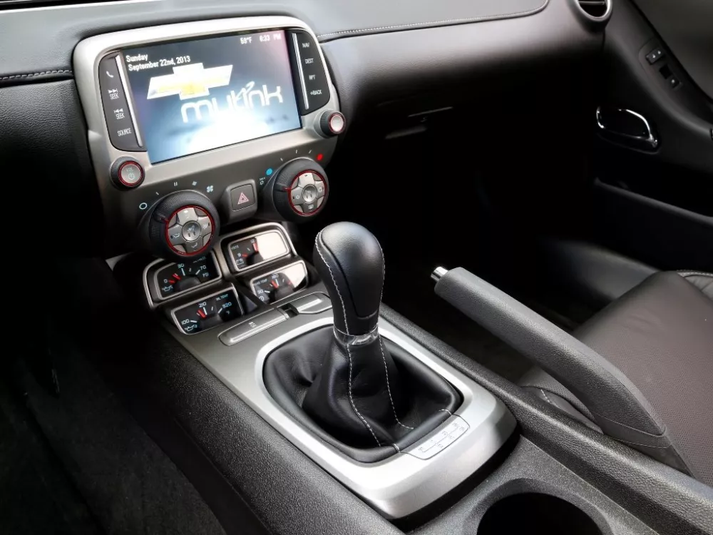 Автомобиль Chevrolet Camaro V Рестайлинг Купе