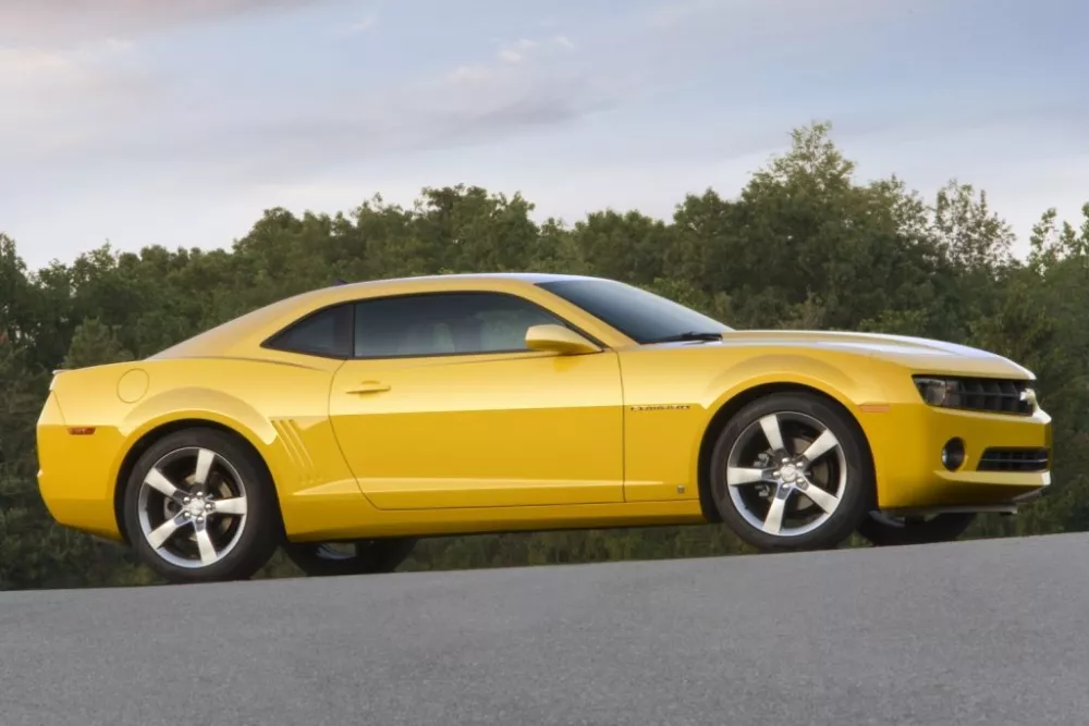 Автомобиль Chevrolet Camaro V Купе