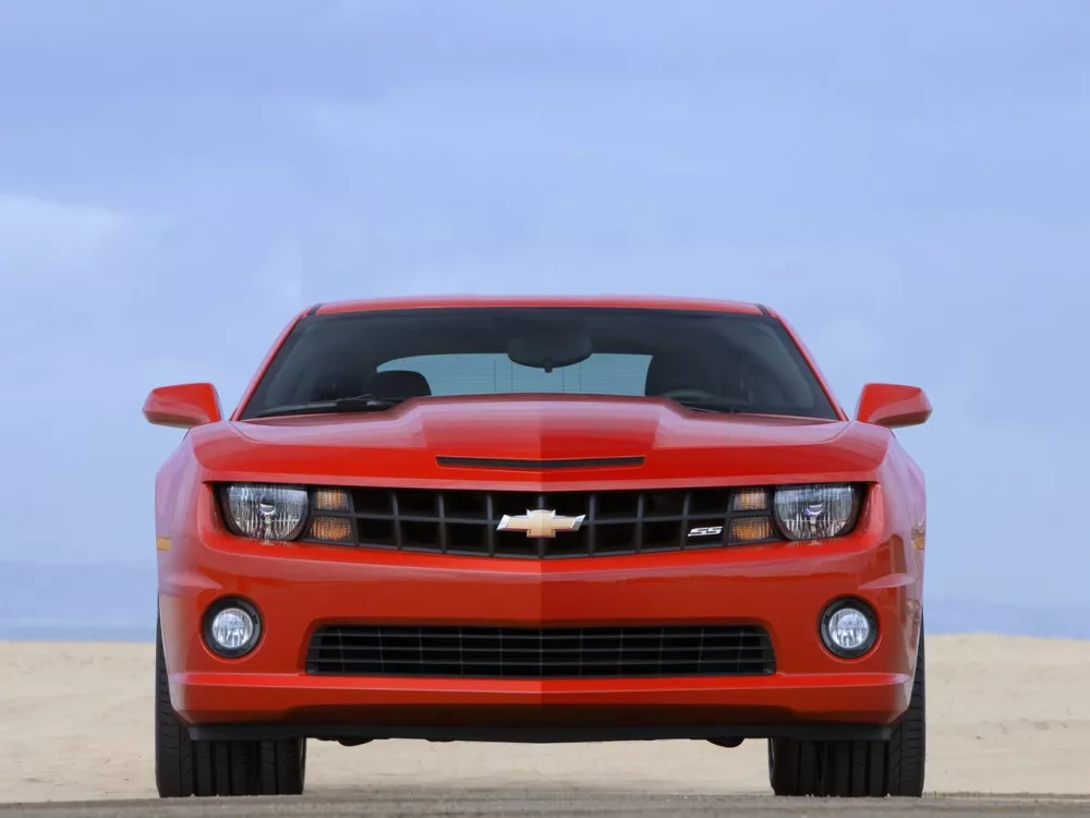 Автомобиль Chevrolet Camaro V Купе