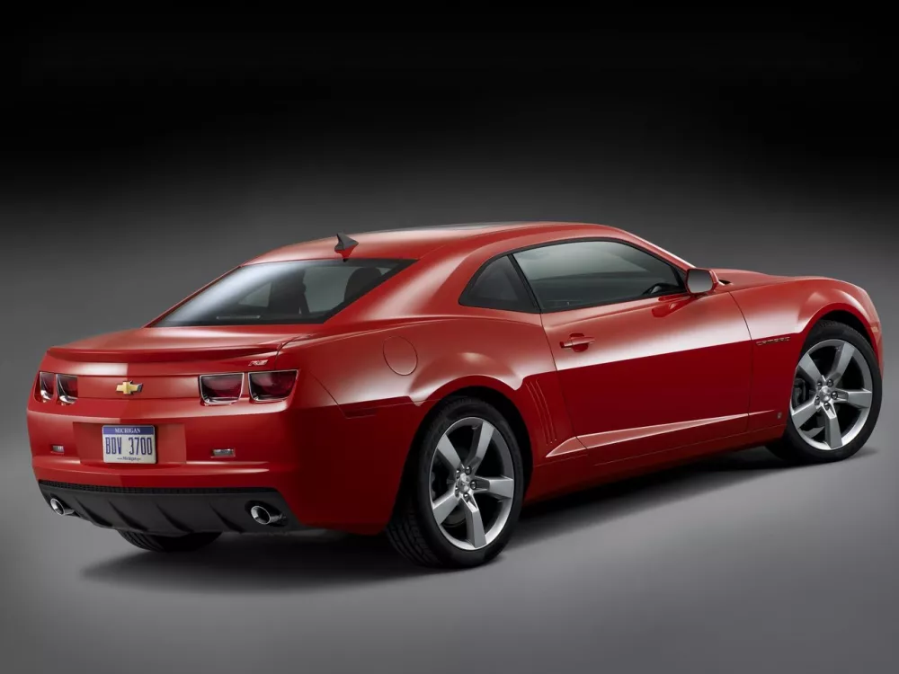 Автомобиль Chevrolet Camaro V Купе