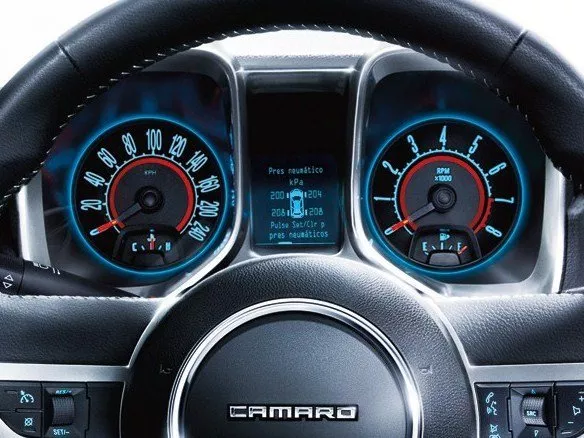 Автомобиль Chevrolet Camaro V Купе