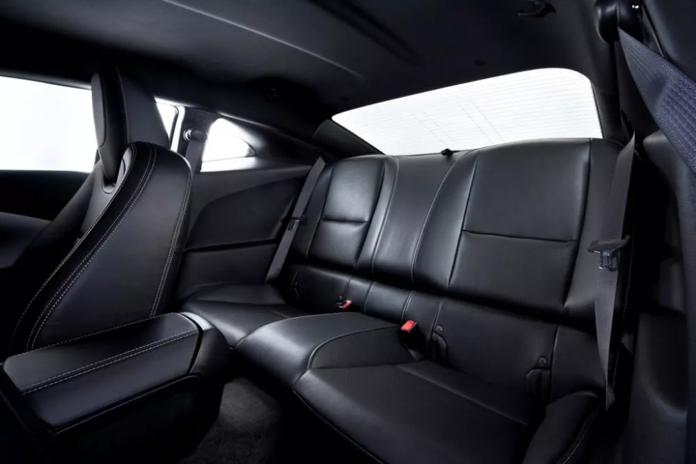 Автомобиль Chevrolet Camaro V Купе