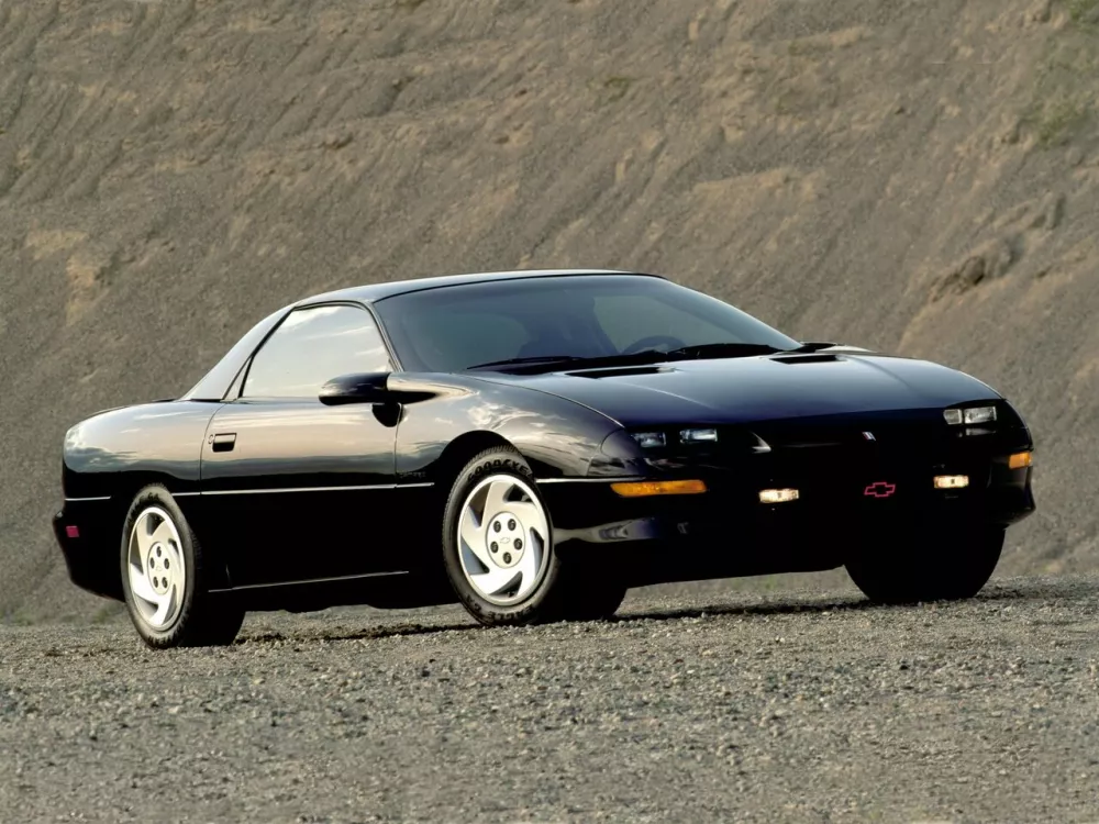 Автомобиль Chevrolet Camaro IV Купе