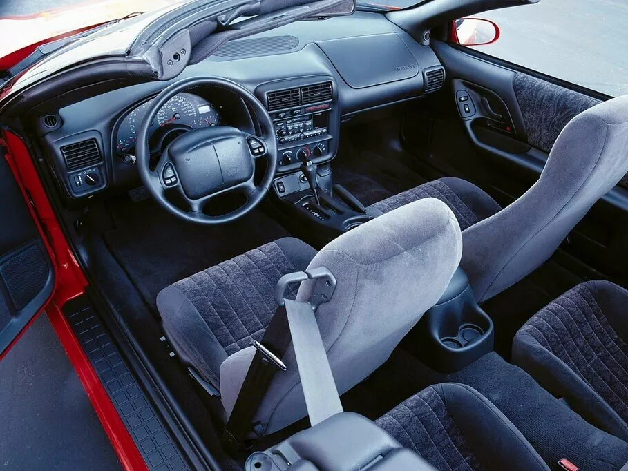 Автомобиль Chevrolet Camaro IV Кабриолет