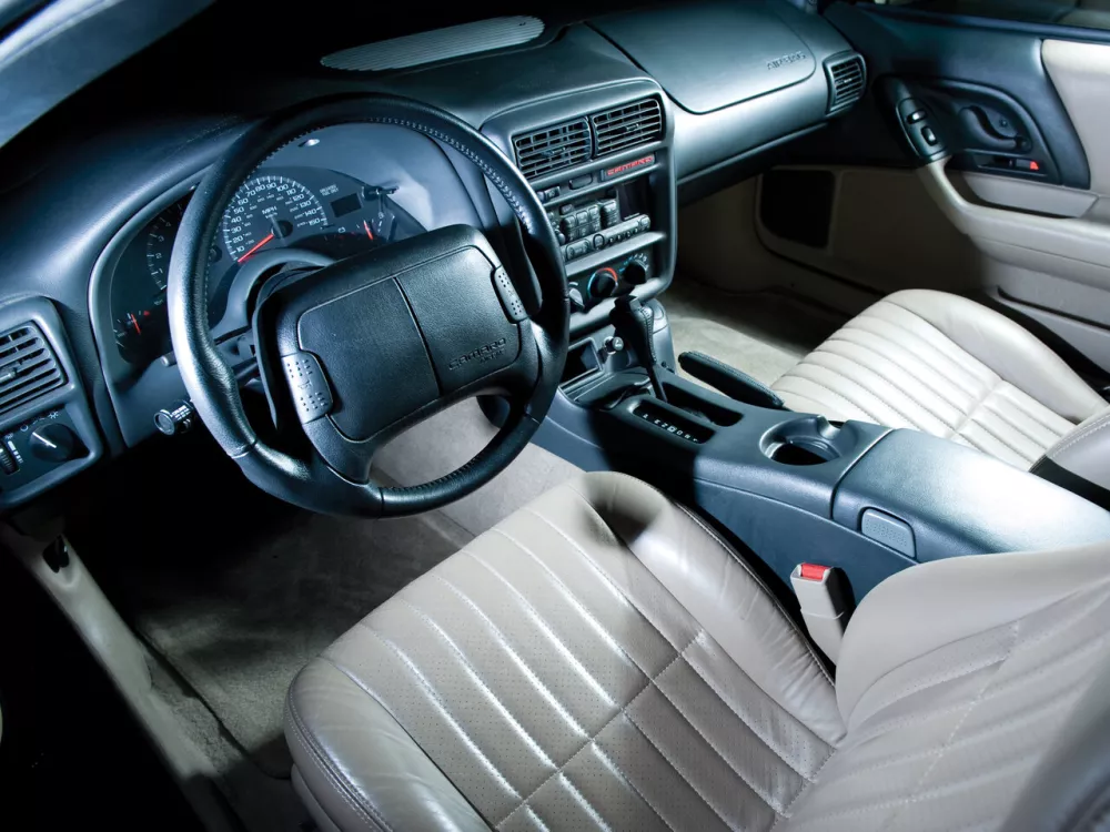 Автомобиль Chevrolet Camaro IV Купе