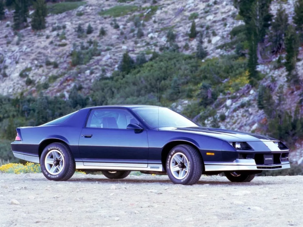 Автомобиль Chevrolet Camaro III Купе