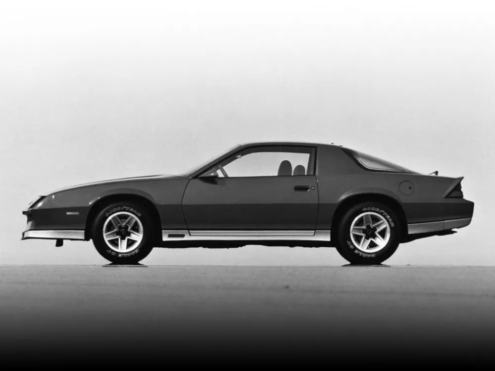 Автомобиль Chevrolet Camaro III Купе