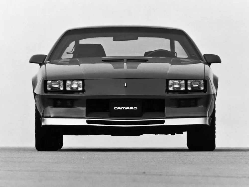Автомобиль Chevrolet Camaro III Купе
