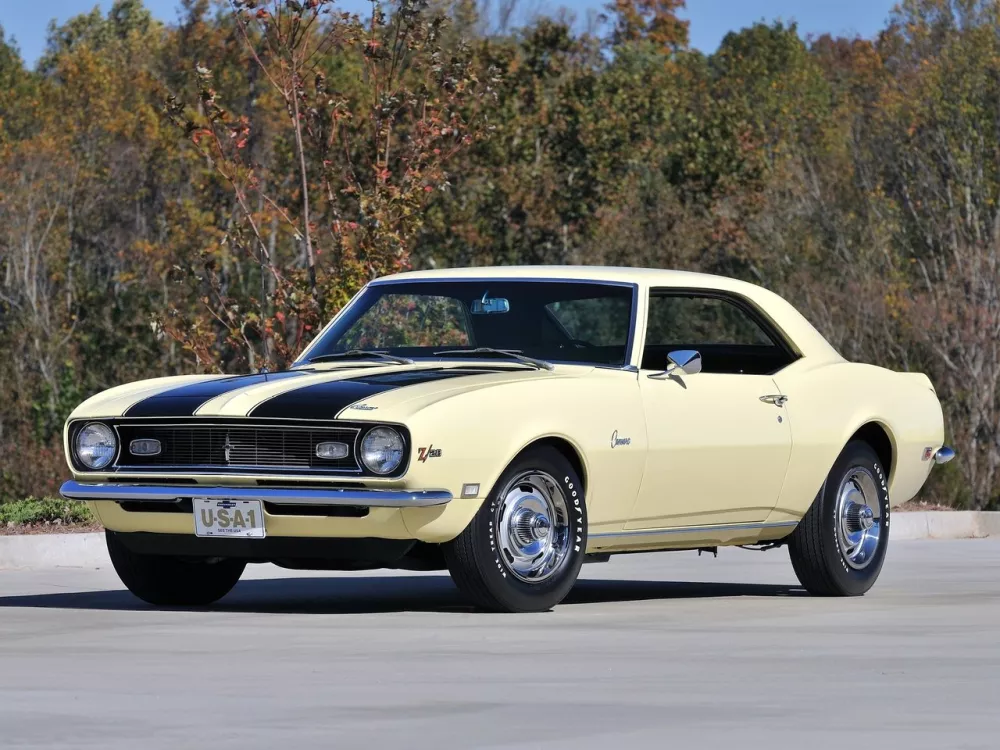 Автомобиль Chevrolet Camaro I Купе