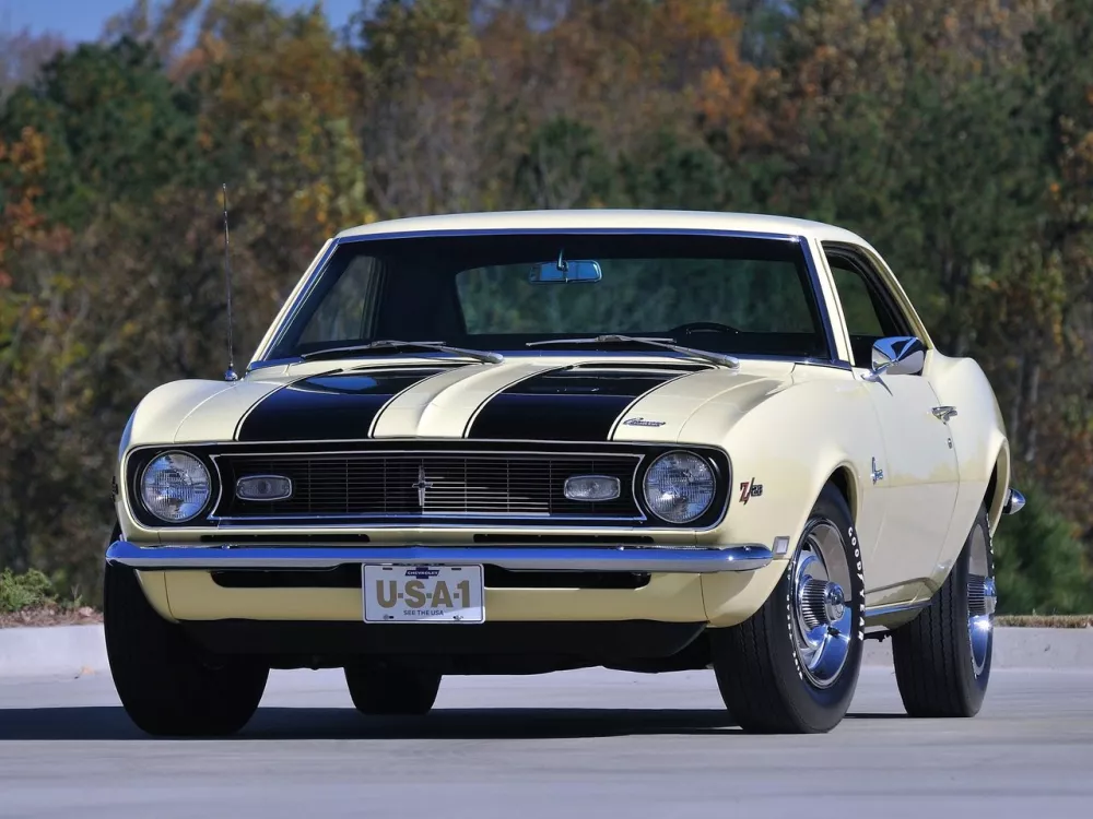 Автомобиль Chevrolet Camaro I Купе