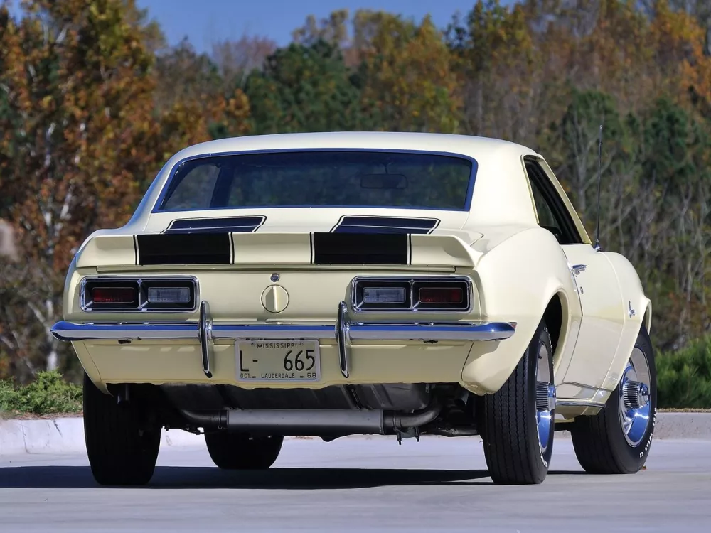 Автомобиль Chevrolet Camaro I Купе