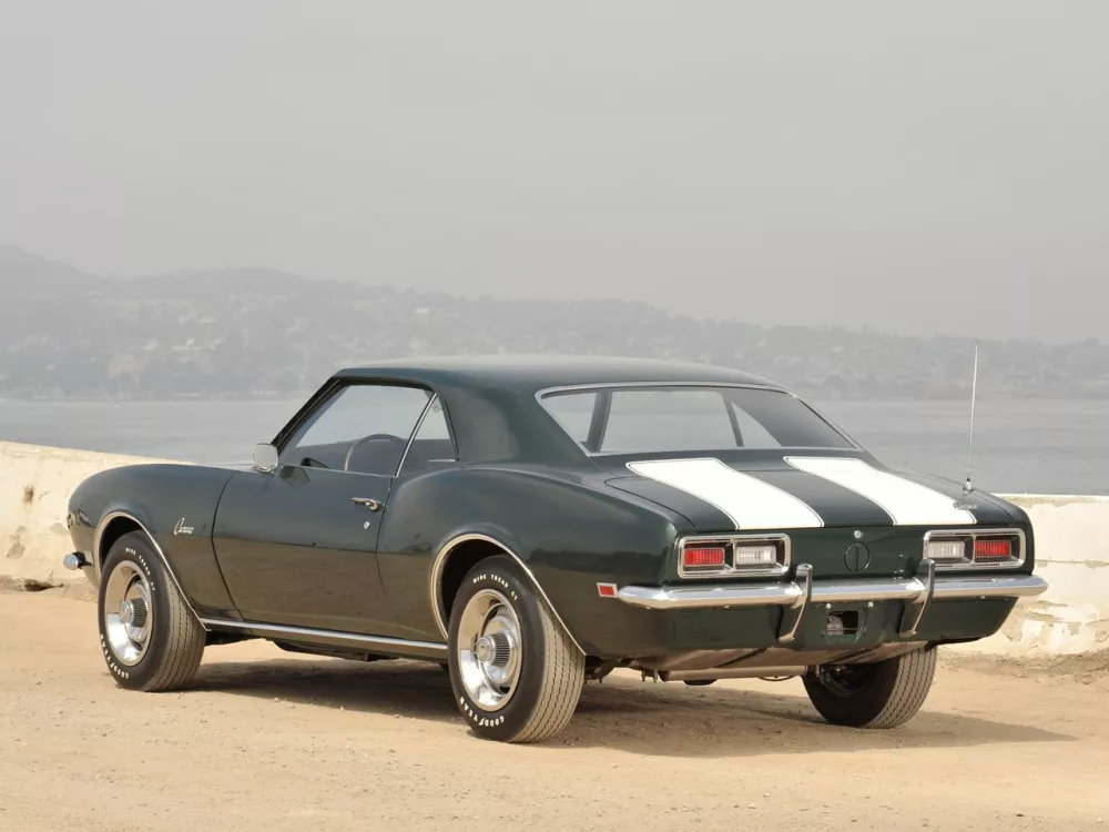 Автомобиль Chevrolet Camaro I Купе
