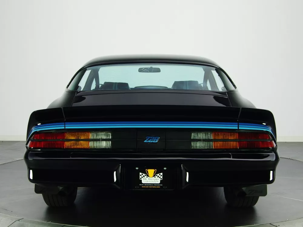 Автомобиль Chevrolet Camaro II Купе