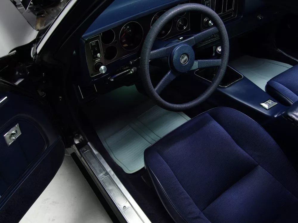 Автомобиль Chevrolet Camaro II Купе