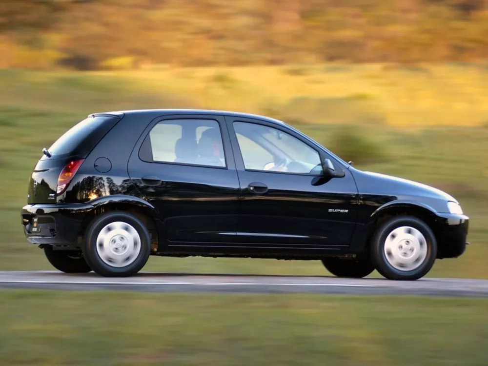 Автомобиль Chevrolet Celta Хэтчбек (3 двери)