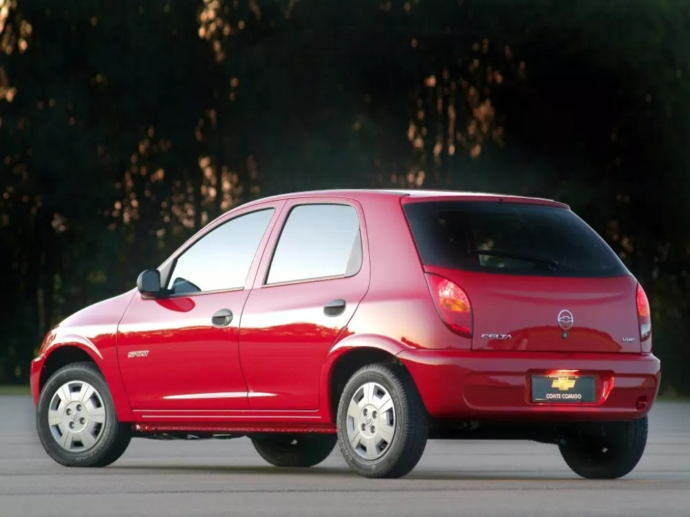 Автомобиль Chevrolet Celta Хэтчбек (3 двери)
