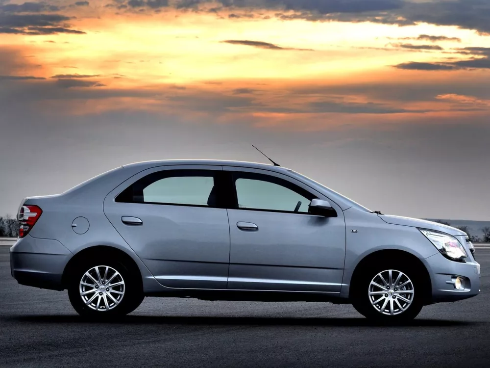 Автомобиль Chevrolet Cobalt II Седан