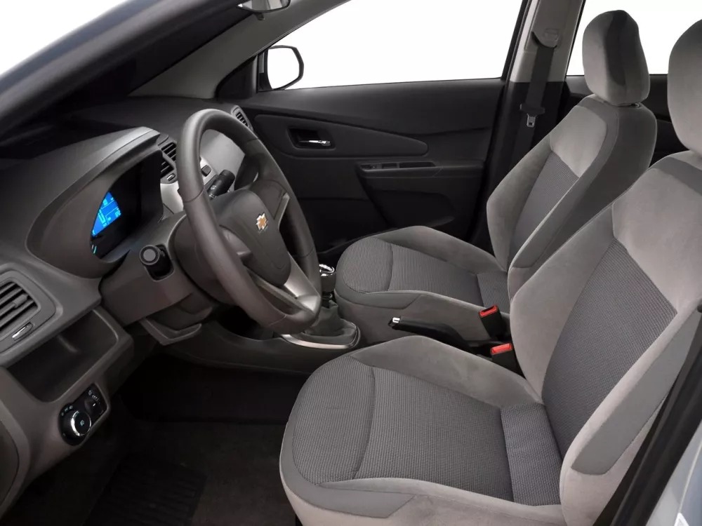 Автомобиль Chevrolet Cobalt II Седан