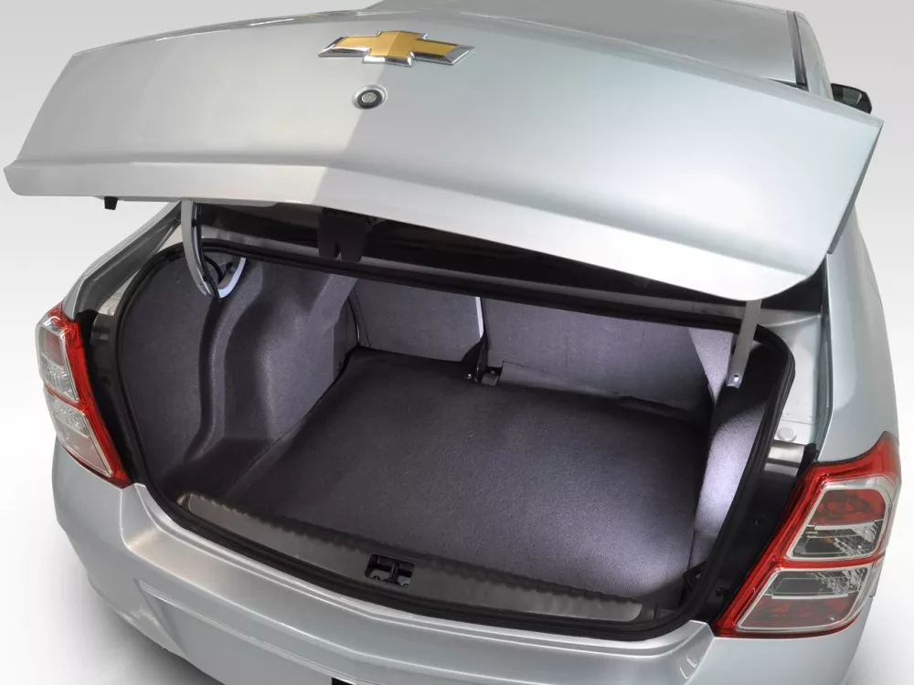 Автомобиль Chevrolet Cobalt II Седан