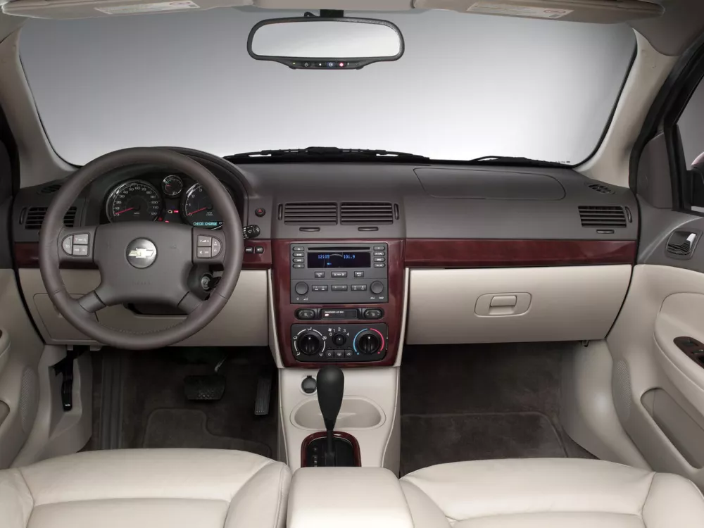 Автомобиль Chevrolet Cobalt I Седан