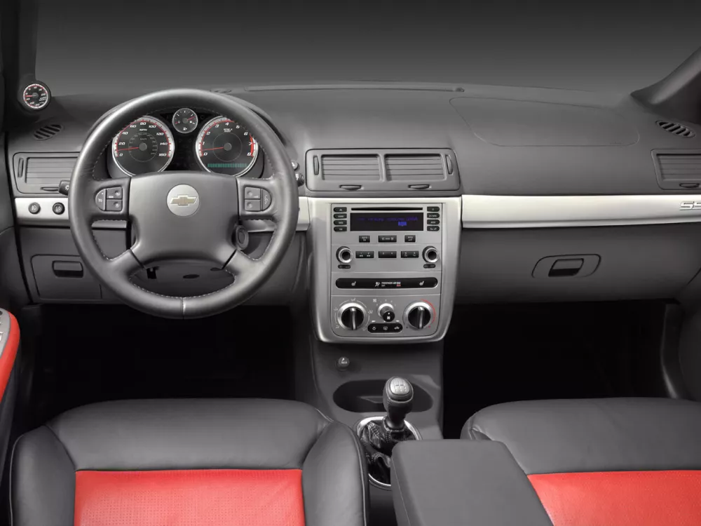 Автомобиль Chevrolet Cobalt I Купе